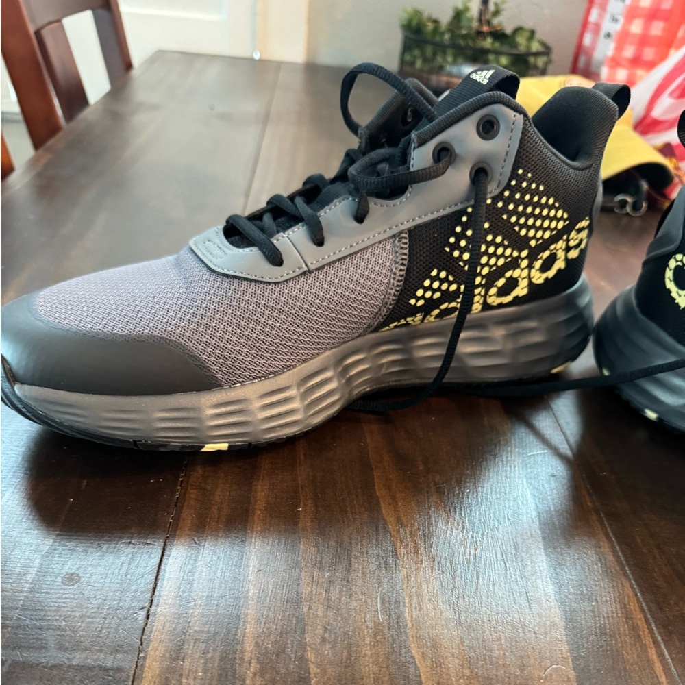 Adidas Basketball Shoes - Picture 4 of 6
